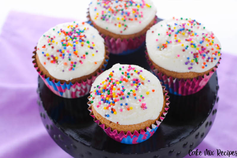 A look at the finished cream soda cake mix cupcakes ready to serve.