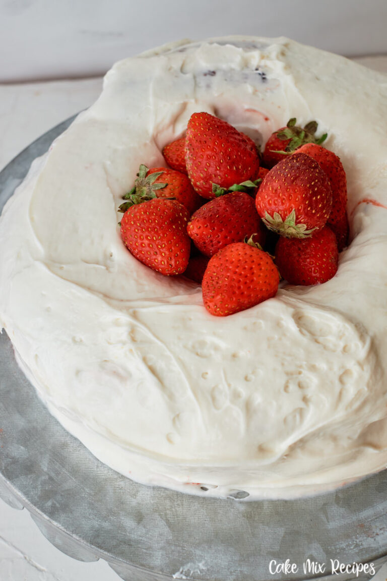 Easy Vanilla Cake with Strawberry Filling - Cake Mix Recipes