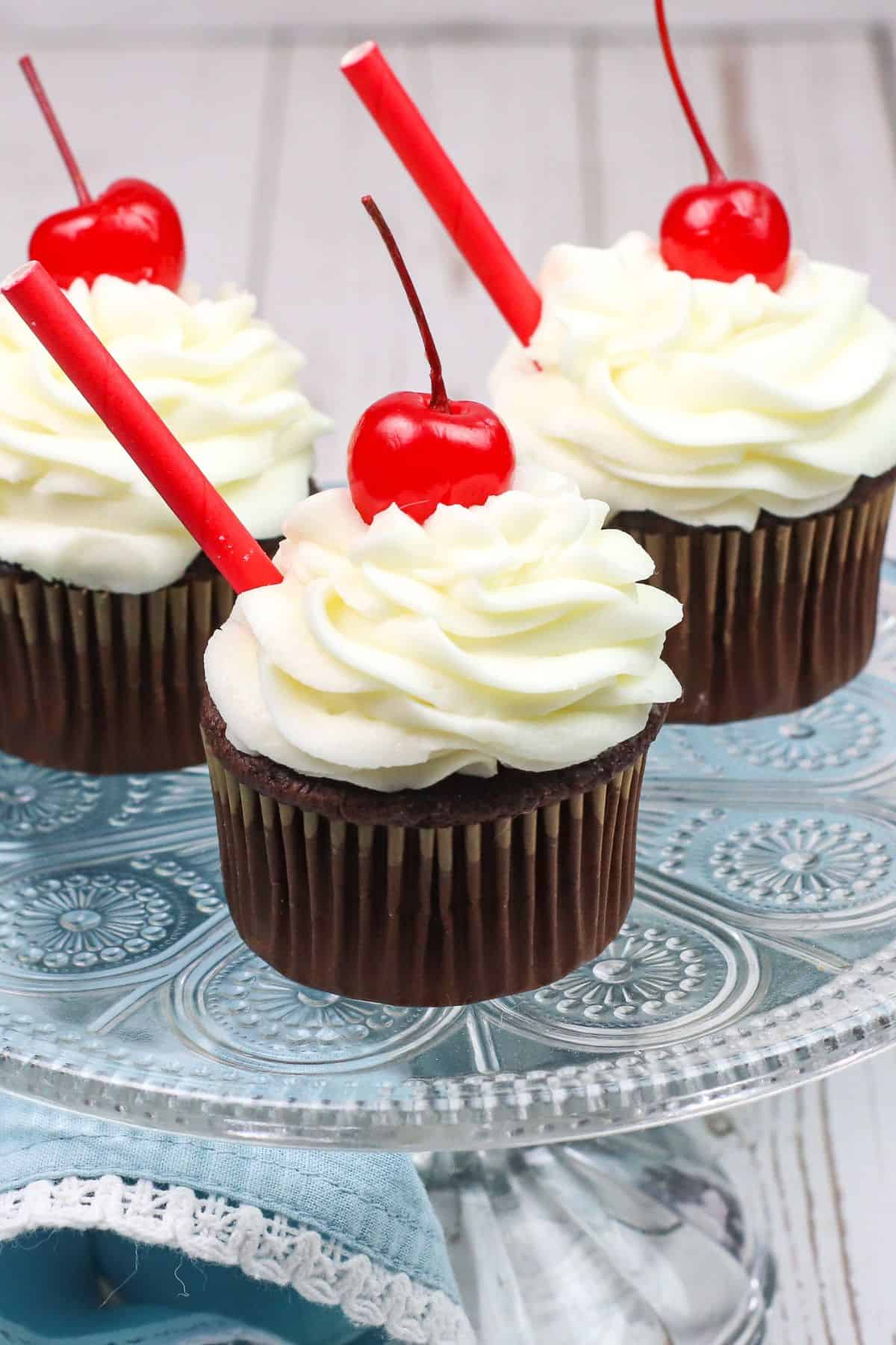 A root beer float cupcake with cake mix.