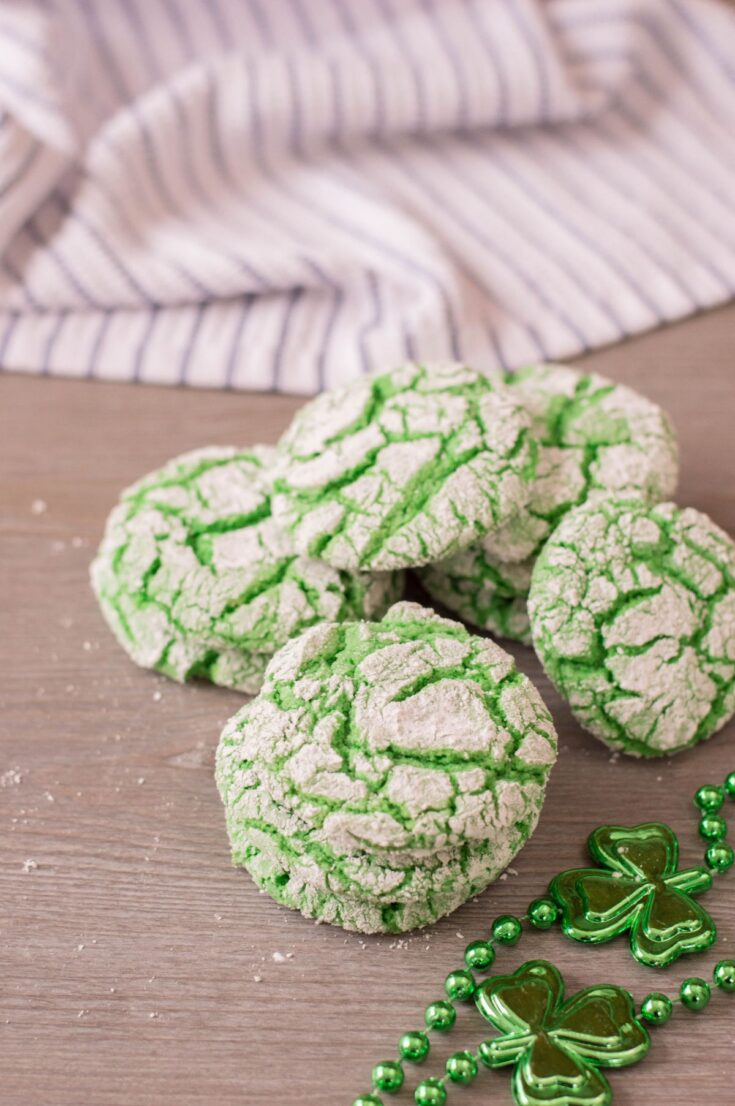 Green Vanilla Crinkle Cookies - Cake Mix Recipes