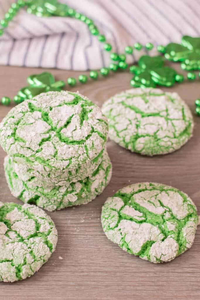 Powdered sugar green vanilla crinkle cookies.