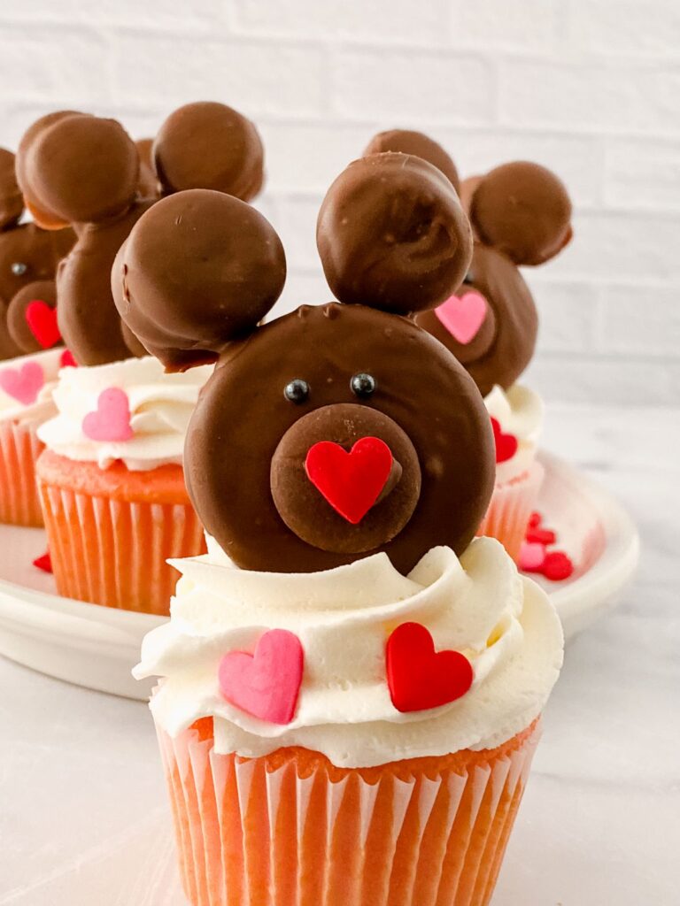 4 teddy bear cupcakes
