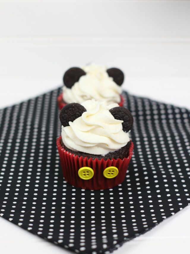 Mickey Mouse Cup Cakes1