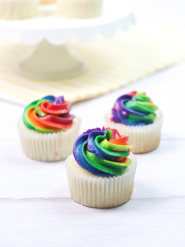 Vanilla Marshmallow Filled Cupcakes - WEBSTORY COVER