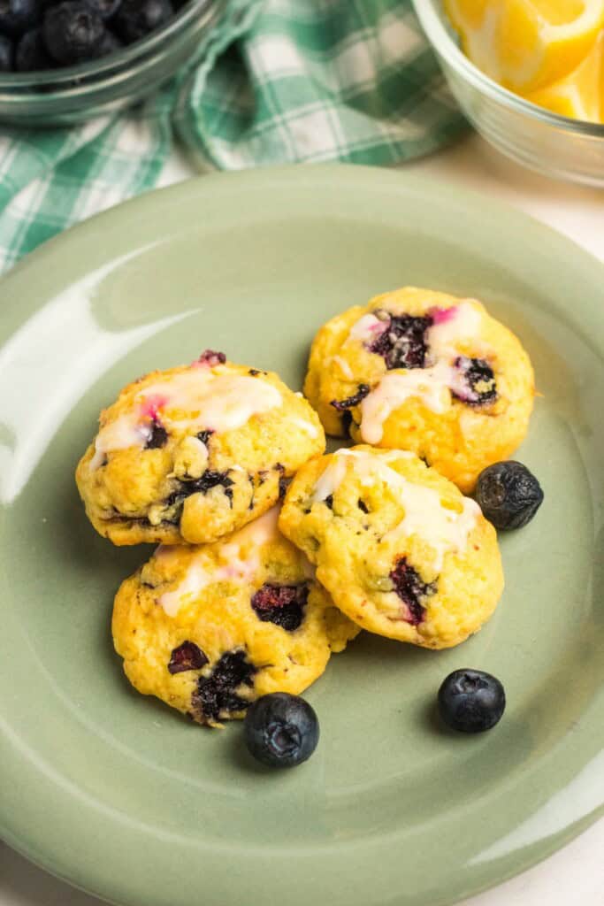A plate of the finished fruity treat.