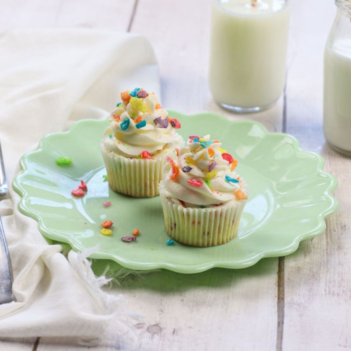 Fruity Pebble Cupcakes | Cake Mix Recipes
