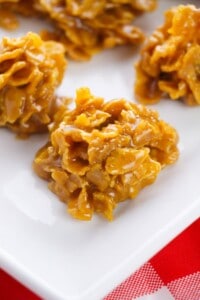 A closeup on the cornflake cookies.