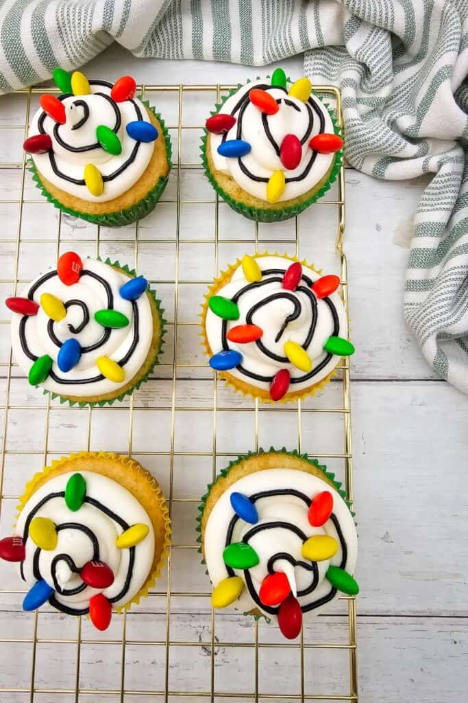 A top shot of the finished holiday dessert.