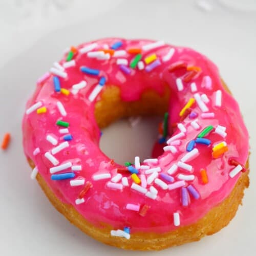 A close up on the finished donut.